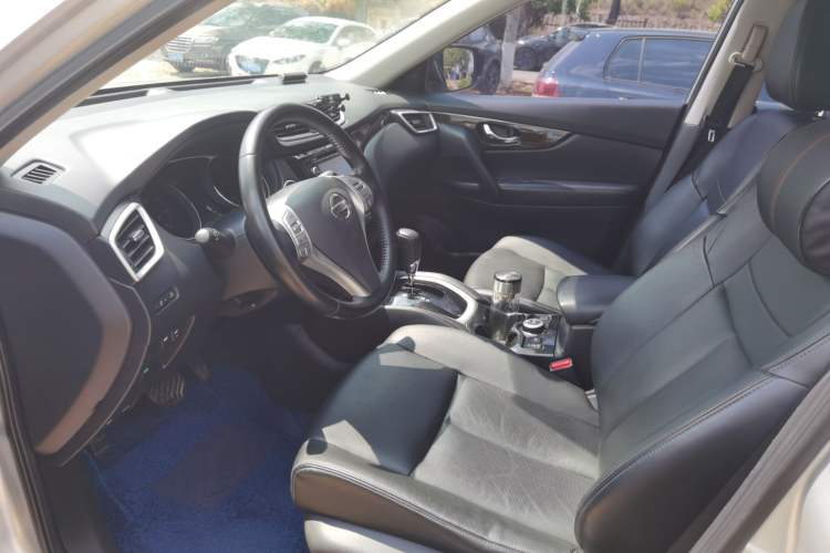 Used Nissan X-Trail 2014 2.5L CVT Ultimate Edition 4WD Left Front Seat