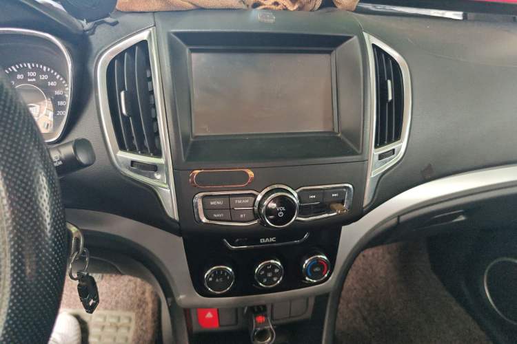 Used HYOSOW H3 2015 1.5L manual luxury version