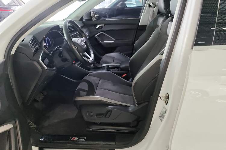 Used Audi Q3 2020 35 TFSI Ambition Dynamic Edition Left Front Seat