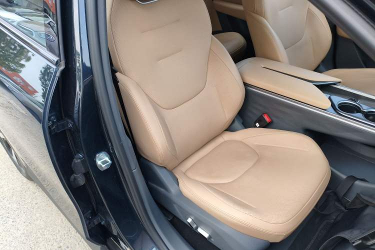 Used ARCFOX Alpha T5 2025 520 PRO
