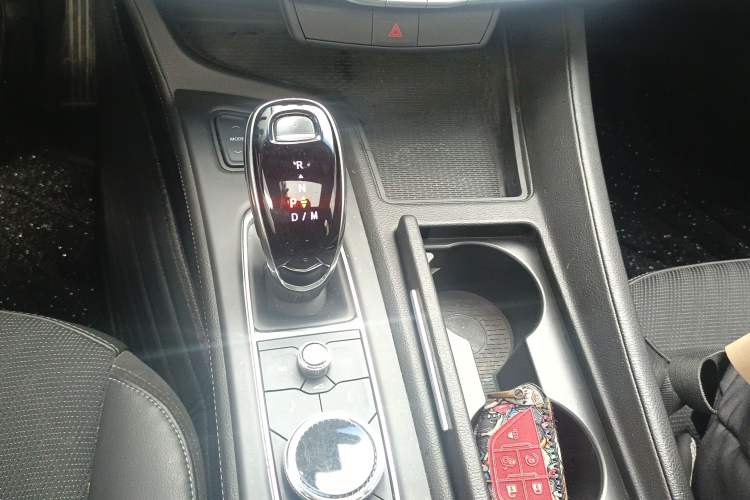 Used Cadillac CT5 2021 28T Fashion Edition Gear Lever