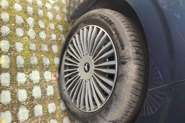 Used VOYAH Dream 2025 PHEV Four-Wheel-Drive Flagship Kunpeng Edition
