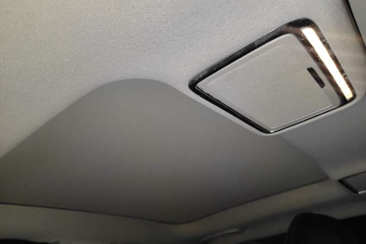 Used Mercedes-Benz C-Class 2015 Revised C 200 L Sport Edition Headliner