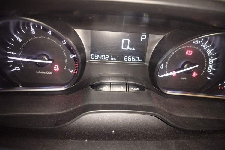 Used Peugeot 2008 2014 1.6L Automatic Fashion Edition Odometer Close Up