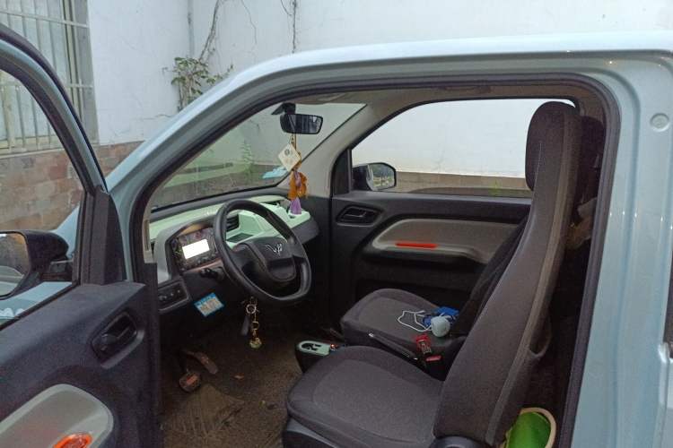 Used Wuling Hongguang MINIEV 2022 Macaron Fashion Model Lithium Iron Phosphate Driver Seat