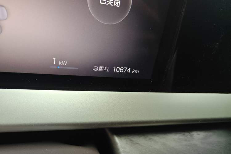 Used Denza D9 2025 DM-i Intelligent Drive 1020 Four-Wheel Drive Prestige Model
