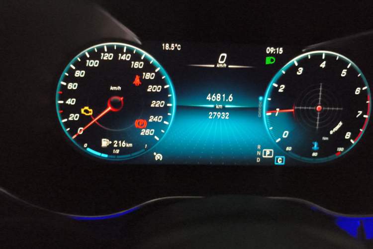 Used Mercedes-Benz C-Class 2021 C 200 L Fashion Edition Sport Version Odometer Close Up