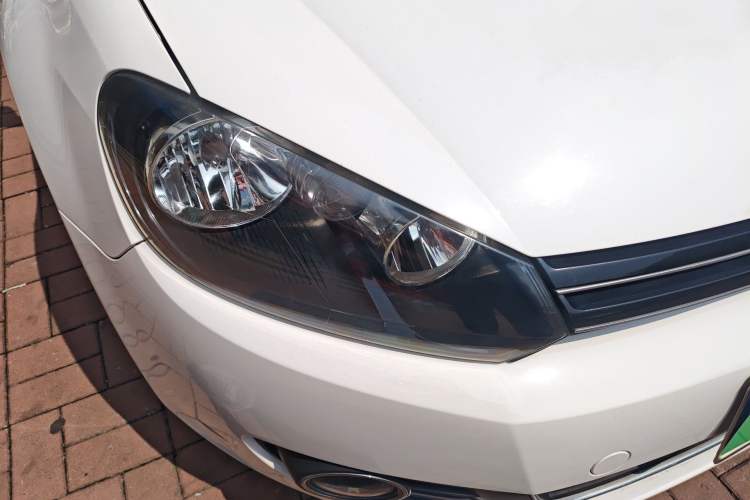 Used Volkswagen Golf 2012 1.6L Automatic Comfort Model Right Front Headlight