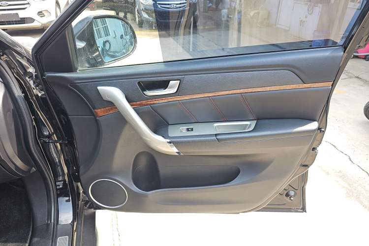 Used Haval H6 2015 Revised Version Sport Edition 1.5T Manual Transmission Two-Wheel Drive Elite Grade