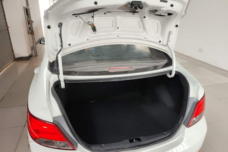 Used Hyundai Verna (older generation) 2014 1.4L Automatic Smart GLS
