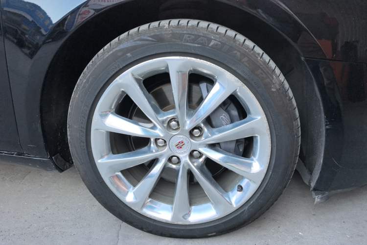 Used Cadillac XTS 2013 28T Leading Model Right Front Wheel Hub