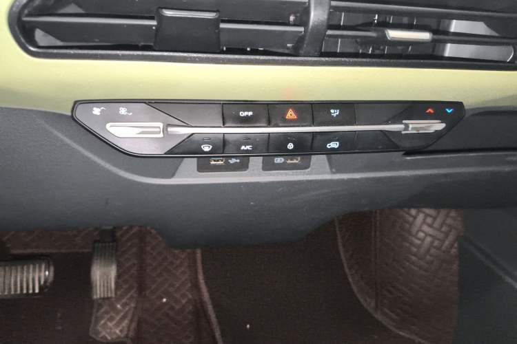 Used Geely Galaxy Panda 2023 Panda Mini 200km Endurance Bear