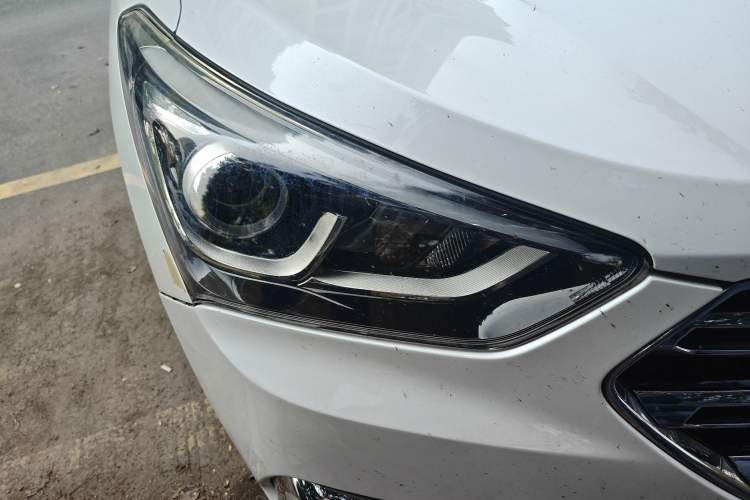 Used Hyundai Santa Fe 2017 2.0T Automatic Two-Wheel Drive Smart Version 7 Seats
