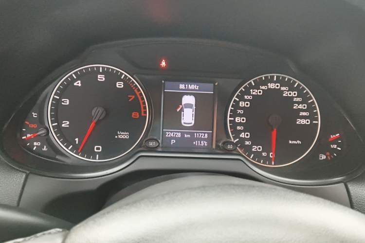 Used Audi Q5 2012 2.0TFSI Comfort Version Instrument Cluster