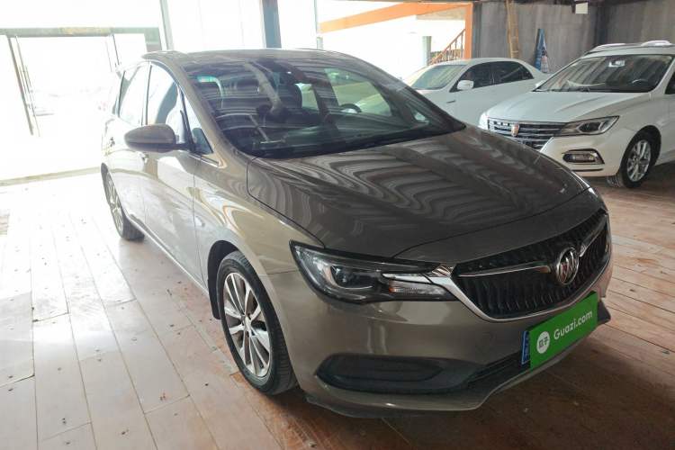 Used Buick GL6 2019 18T 6-Seater Connected Luxury Version China VI Standard Front Right 45 Deg