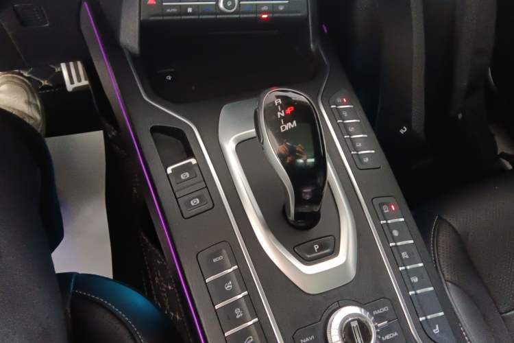 Used Wey VV6 2018 2.0T Four-Wheel Drive Flagship Version China V Standard Gear Lever