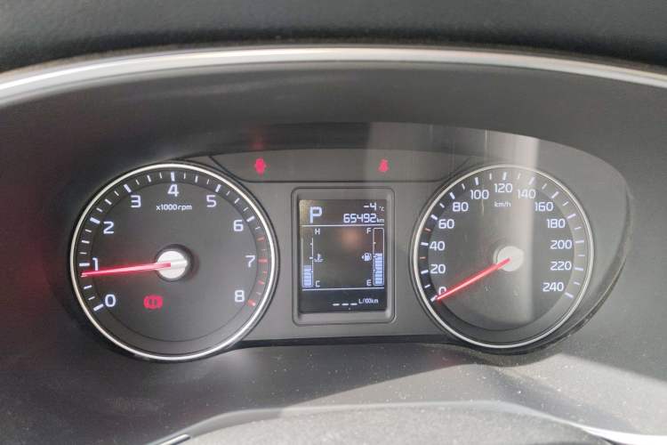 Used Kia KX3 2015 1.6L Automatic Two-Wheel Drive DLX Odometer Close Up