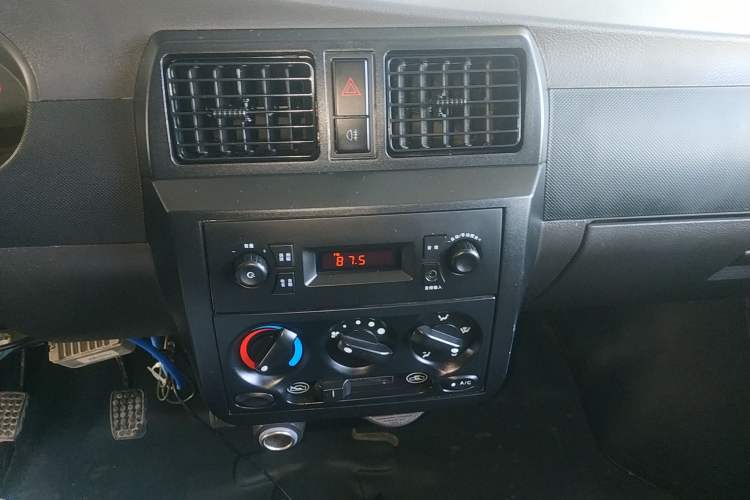 Used Wuling Rongguang Small Truck 2019 1.5L Base Single-Row Emission Standard VI L3C
