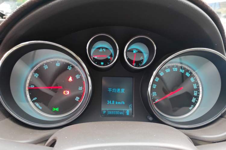 Used Buick Regal 2015 2.0L Leading Fashion Edition Instrument Cluster