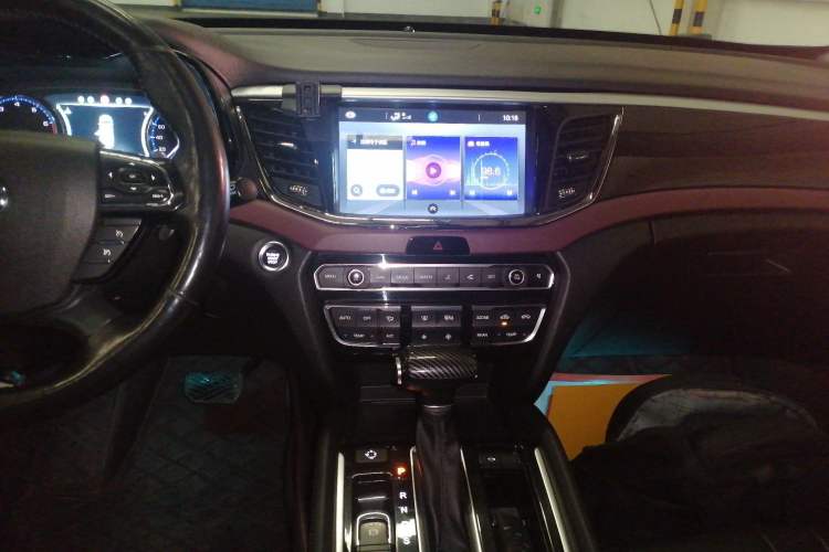 Used GAC Trumpchi GS8 2017 320T Two-Wheel Drive Luxury Smart Connectivity Version (7 Seats)