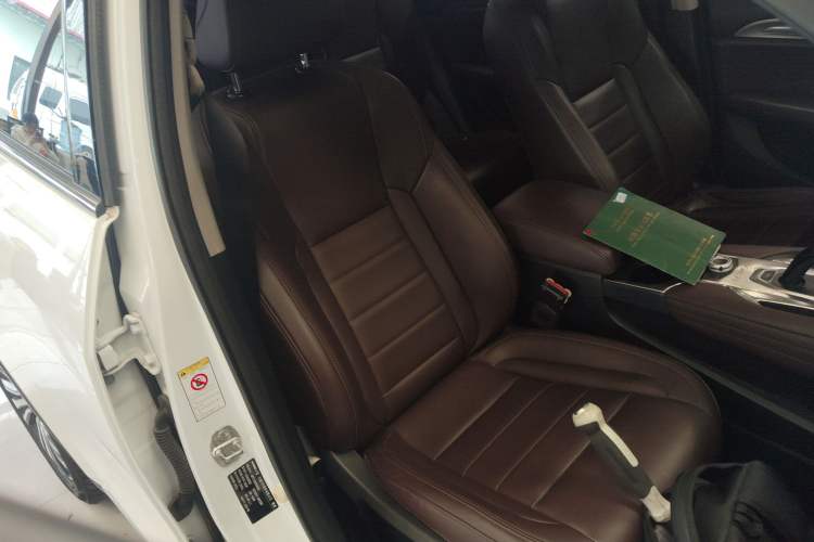 Used Haval F7 2020 2.0T All-Wheel Drive iJoy Right Front Seat