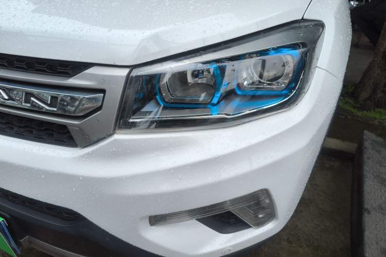 Used CHANGAN CS75 2016 1.8T Automatic Elite Model China V Standard Left Front Headlight