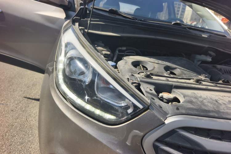 Used Hyundai ix35 2013 2.0L Automatic Two-Wheel Drive Smart GLS China IV Standard