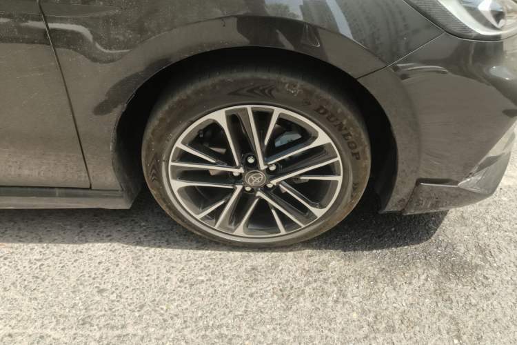 Used Toyota Camry 2026 Model Dual-Engine 2.0HSE Sport Lite Edition
