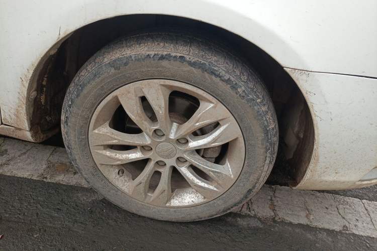 Used Geely Auto Emgrand 2015 Sedan 1.5L Manual - Top Trim Level