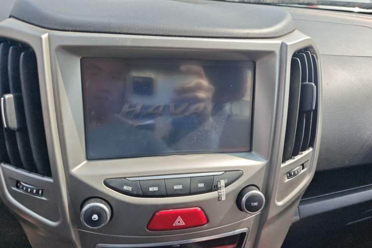 Used Haval H1 2016 Red-Label 1.5L AMT Luxury Model