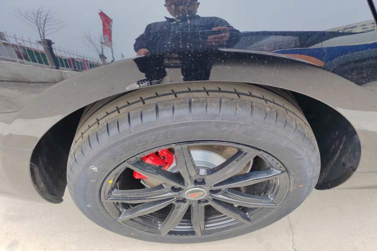 Used Hongqi H5 2025 Model 1.5T DCT Xuan Ying 2 Million Units Commemorative Edition