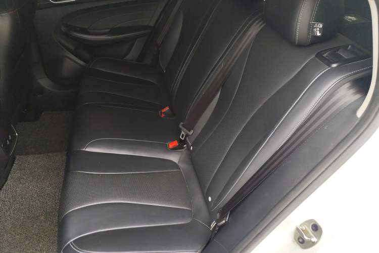 Used Roewe i5 2020 1.5L Automatic 4G Connected Leading Intelligent Driving Edition