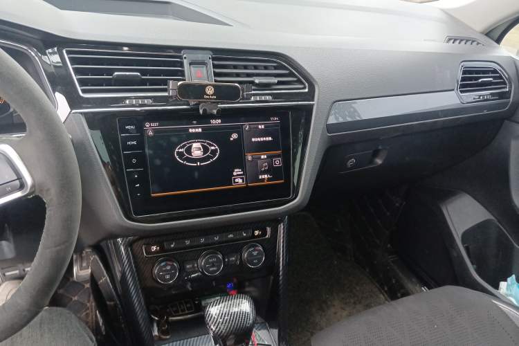 Used Volkswagen Tiguan L 2019 330TSI Automatic Two-Wheel Drive R-Line Flagship Model China VI Standard
