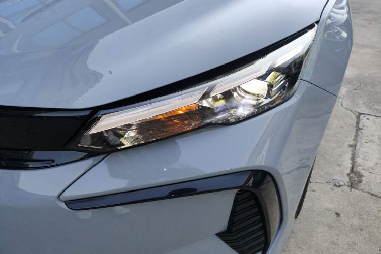 Used Geely Auto Emgrand L HiP 2024 Champion Edition 1.5TD-DHT Pro 100KM Excellence Model
