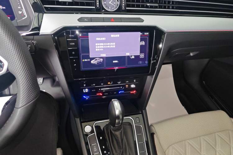 Used Volkswagen Magotan 2025 Revised Version 2 Zhongxiang Edition 330TSI DSG Luxury Trim Audio And AC Panel