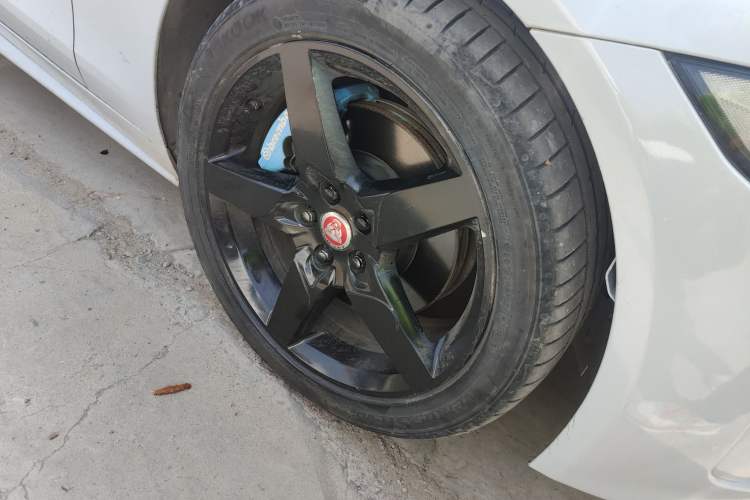 Used Jaguar XE 2018 2.0T 200 PS Two-Wheel-Drive R-Sport Sport Edition