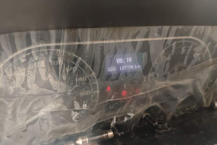 Used SAIC MAXUS Xintu V80 2019 2.5T Classic Version 6-Speed Manual – Aoyuntong Modified Long Wheelbase Mid-Height 7-Seater Odometer Close Up