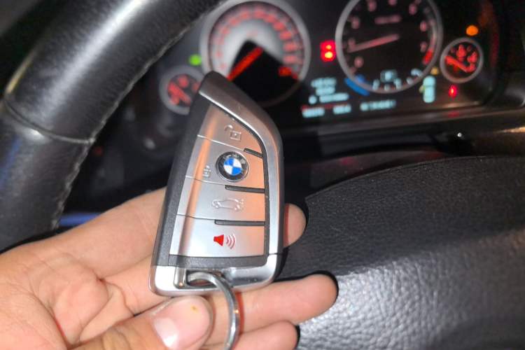 Used BMW 5 Series 2012 520i Elegant Edition
