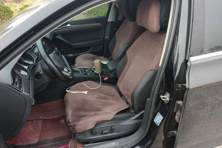 Used Volkswagen Magotan 2021 330TSI DSG 30th Anniversary Edition Left Front Seat