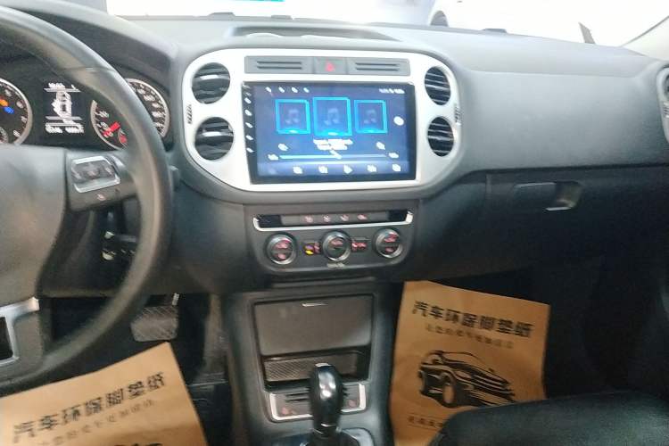 Used Volkswagen Tiguan 2017 300TSI Automatic Two-Wheel Drive Silk Road Comfort Edition Audio And AC Panel