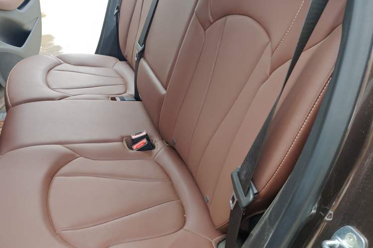 Used Buick Envision 2021 532T Two-Wheel-Drive Elite Version Left Rear Seat