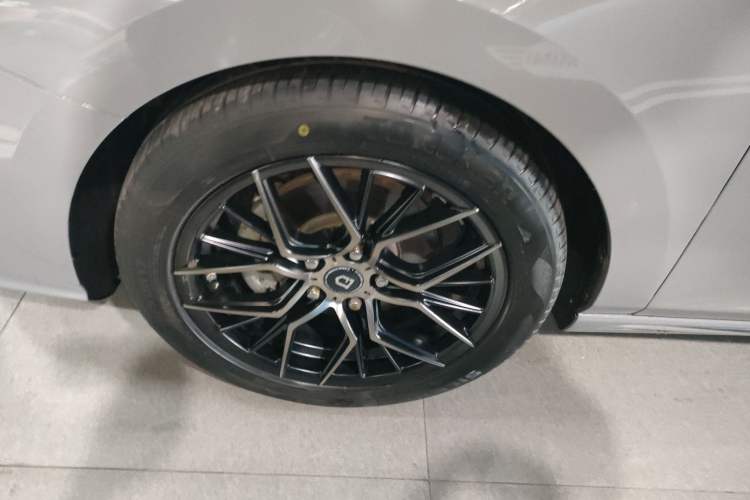 Used CHANGAN Ruicheng CC 2022 Blue Whale Edition 1.5T DCT Luxury Model Left Front Wheel Hub
