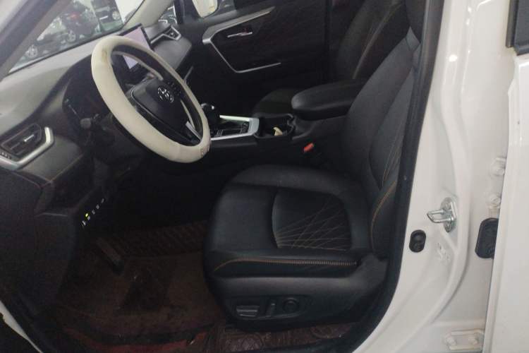 Used Toyota RAV4 2024 2.0L CVT Two-Wheel Drive Fashion Plus Edition