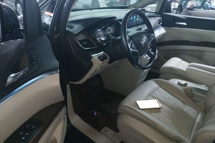 Used Buick GL8 2021 Land Cruiser Executive Class 652T Luxury Model