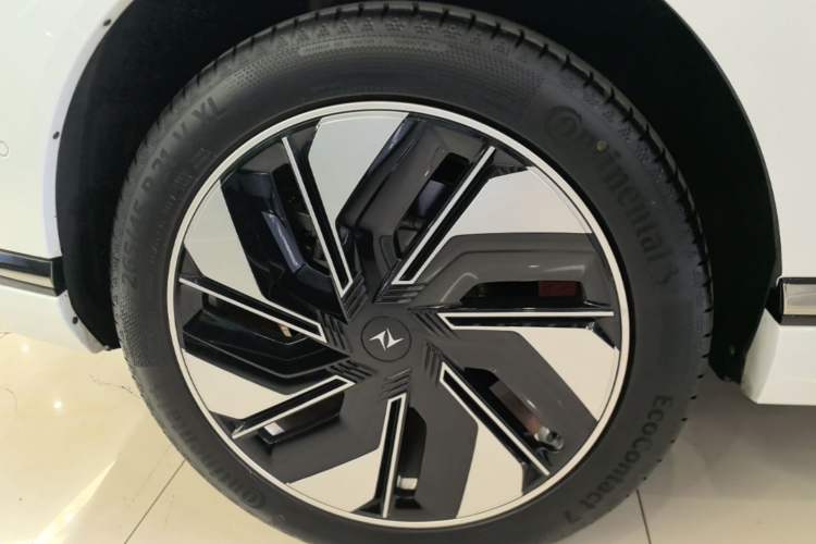 Used Dongfeng eπ eπ008 2025 210Ultra LikeYi Edition 6-Seater