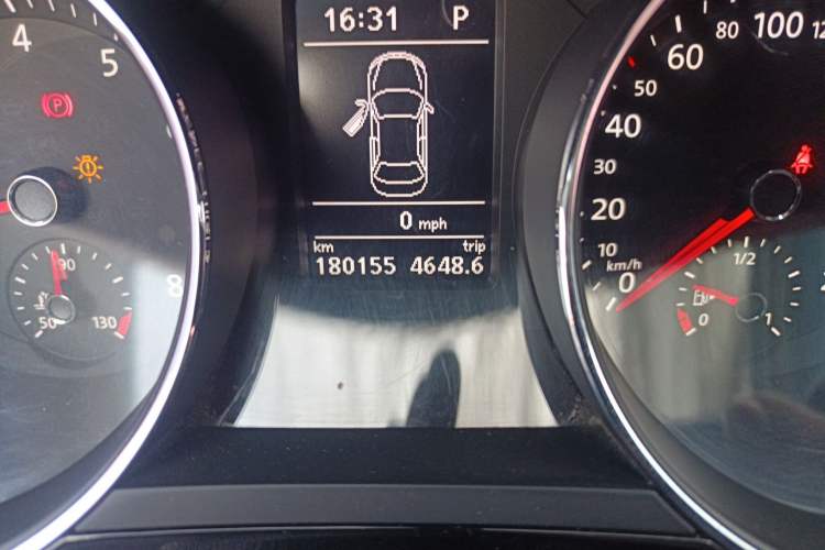 Used Volkswagen Sagitar 2017 230TSI Automatic Luxury Edition
