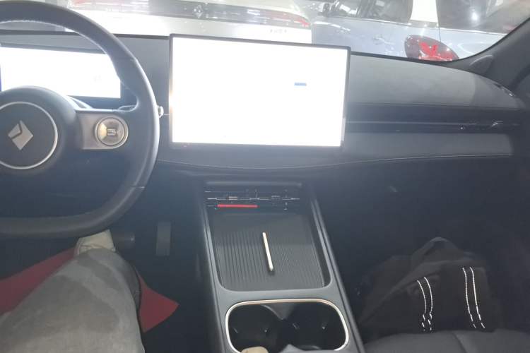 Used Baojun Yunhai 2024 140km Plug-in Hybrid Version
