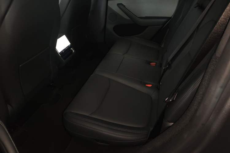 Used Tesla Model Y 2025 Rear-Wheel-Drive Version
