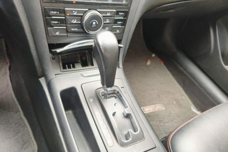 Used Bestune B70 2014 2.0L automatic luxury version