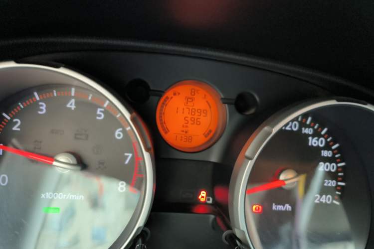 Used Nissan Qashqai 2010 20XFOUR Dragon CVT 4WD Odometer Close Up